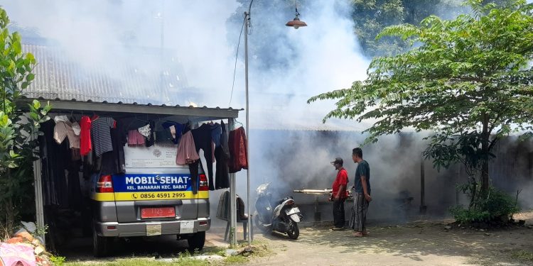 Kegiatan Fogging Antisipasi Penyebaran Nyamuk Di Lingkungan Kelurahan Banaran.
